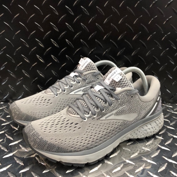Brooks Shoes - Women’s Brooks Ghost